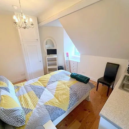 Sutton Studio Apartments
